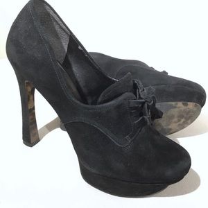 Guess - black platform suede shoes - Size 7.5